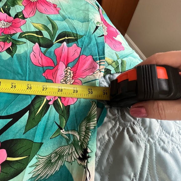 Kimono sleeve robe, one size.  Fun for home or swimsuit cover up - Picture 6 of 6